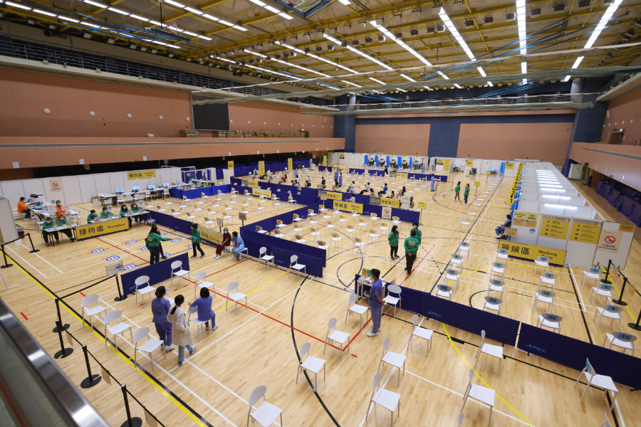 Colleagues from Hong Kong West Cluster have worked together to transform the indoor sports centre into a Community Vaccination Centre within one month.