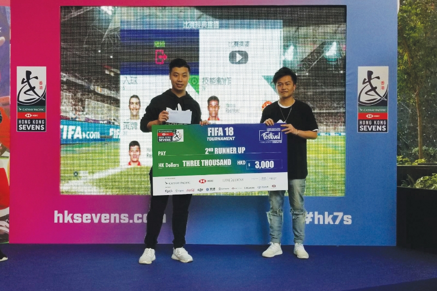 Ka-ho (left) had won the second runner-up in the eSports tournament.
