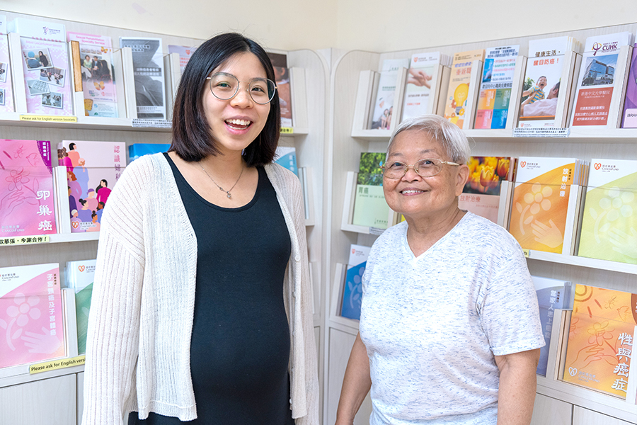 Kathy Liu (left), Assistant Social Work Officer states that the center resumed hair cutting service for cancer patients last year when the epidemic situation eased.