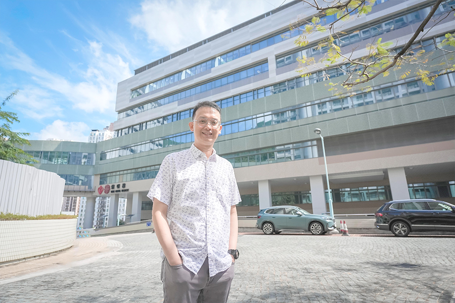 徐嘉祿與明愛醫院一同「登六」。