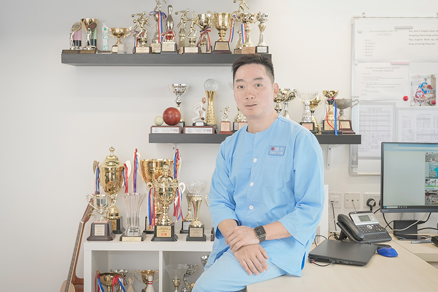 黃國豪醫生服務明愛醫院28年。