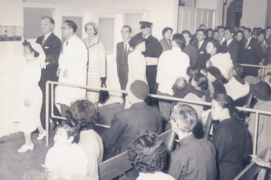The hospital’s outpatient department was extended in the 1950s. Former Hong Kong Governor Sir Robert Black (second from left) paid a visit to TWEH in 1959.