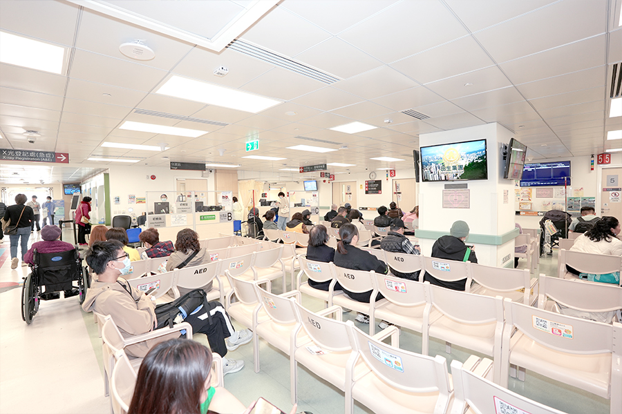 屯門醫院、博愛醫院和天水圍醫院的急症室均已啟用「智易問」。