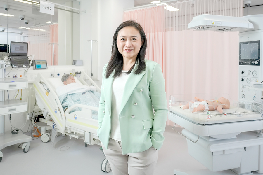 Professor Wong says the participation of Advanced Practice Nurses from the HA in designing case studies for simulation teaching at the HKMU has made training more realistic.