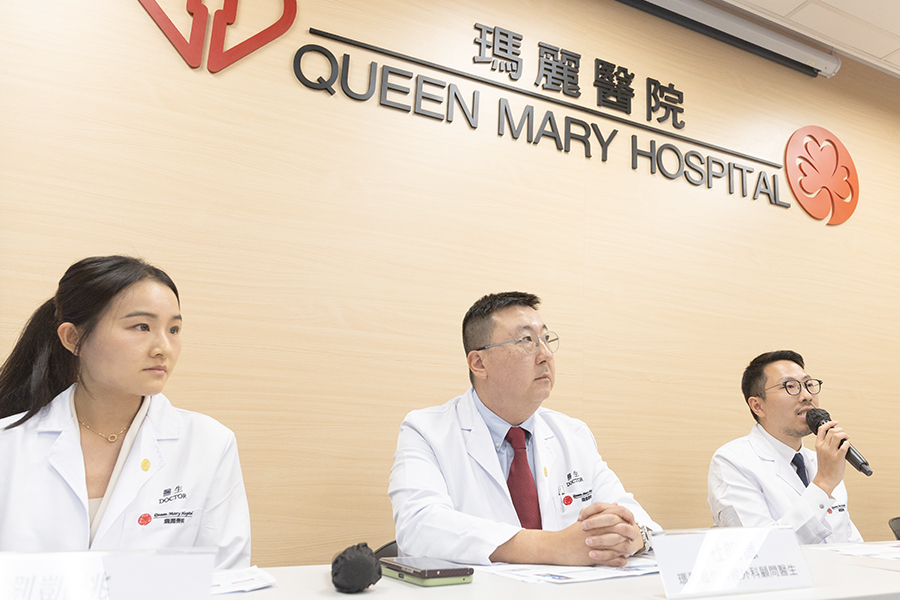 （左起）瑪麗醫院放射科顧問醫生劉凱桃、神經外科顧問醫生杜明德與內科駐院專科醫生梁宇軒。