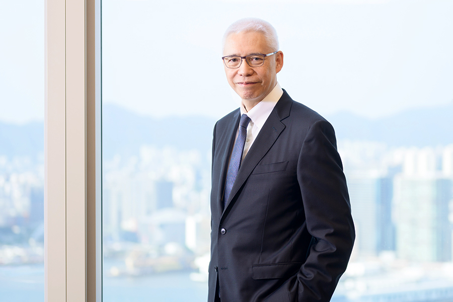 歐陽博士自九十年代起擔任多項公職，積極參與公共事務，回饋社會。