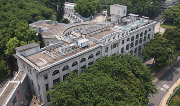 Tung Wah Eastern Hospital’s use of classical architectural features in a modern way is strongly reminiscent of Neoclassical design. (photo provided by Tung Wah Group of Hospitals)