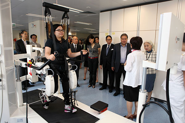 The Board of Trustees of HACF visits Department of Physiotherapy Event Photo 2