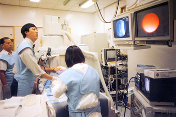 The Shaw Combined Endoscopy Centre was opened in PWH in 1994, leading the development of endoscopic technology in Asia.