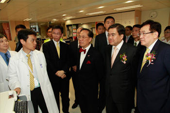 The opening ceremony of the Main Clinical Block and Trauma Centre (PWH Phase I Redevelopment) was held on 28th June 2011. 
